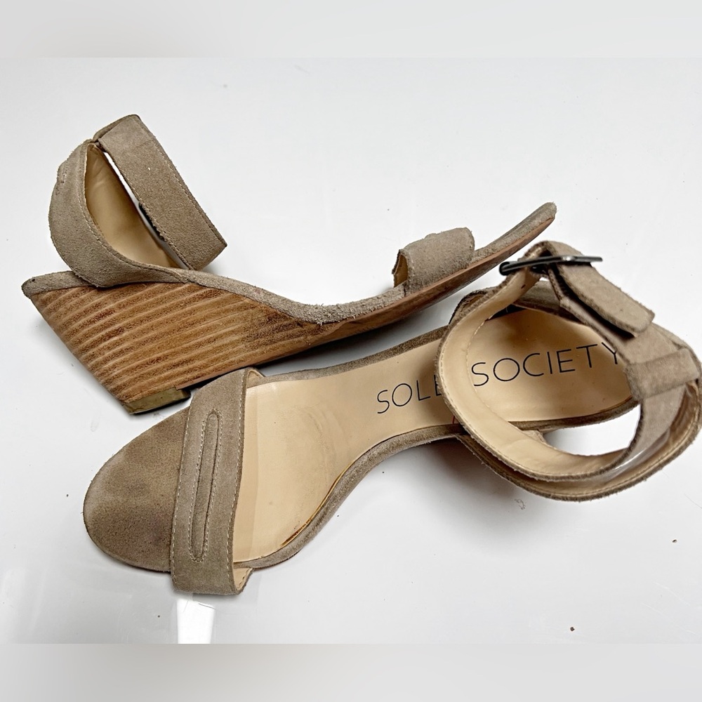 SOLE SOCIETY- Beige Suede Woden Wedge Sandals with ankle Strap